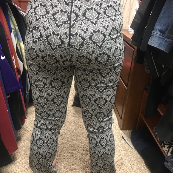 Flared patterned pants - Picture 2 of 3